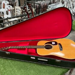 กล่องเคสกีต้าร์โปร่ง