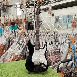 กีต้าร์ไฟฟ้า Legend