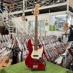 กีต้าร์เบส BUSKER'S