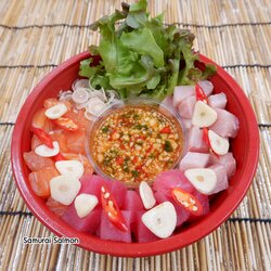 ยำปลาดิบรวม (Mixed Sashimi Salad)