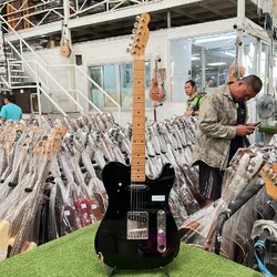 กีต้าร์ไฟฟ้า SQUIER