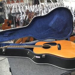 กล่องเคสกีต้าร์โปร่ง