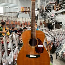 กีต้าร์โปร่ง Morris