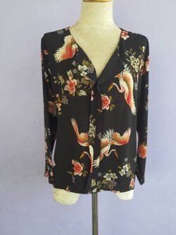 FF02686 เสื้อแฟชั่น สีดำ มือสอง อก 39 นิ้ว