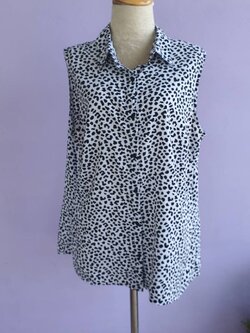 FF03205 เสื้อมือสอง สีขาวลาย แบรนด์ attention อก free-44 นิ้ว