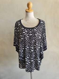 FF04993 เสื้อผ้ามือสอง สีดำลาย แบรนด์ Style&co อก 46-52 นิ้ว