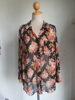 ขายแล้ว FF05316 เสื้อผ้ามือสอง ชีฟองลายดอกไม้ สีดำ แบรนด์ avenue อก free-48 นิ้ว