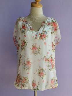 FF02966 เสื้อชีฟอง มือสอง สีขาวลายดอกไม้ roz &ali อก free-48 นิ้ว