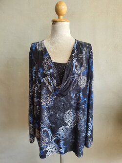 FF05122 เสื้อผ้ามือสอง ลวดลายสวย แบรนด์ อก 50-56นิ้ว