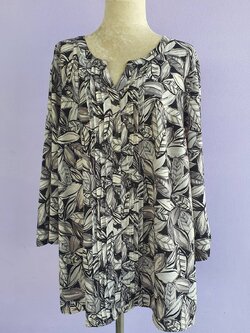 FF03043 เสื้อแฟชั่น มือสอง ลายใบไม้ สีเทา แบรนด์ CATHERINES อก FREE -55 นิ้ว