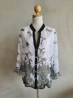 FF05090 เสื้อผ้าชีฟอง สีขาวลาย แบรนด์ INVESTMENTS อก free-46 นิ้ว