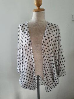 FF05861 เสื้อคลุมแฟชั่น ชีฟอง ลายดาว มือสอง อก free