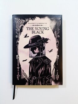 Beansprout & Firehead VII - THE YOUNG BLACK - ถั่วงอกและหัวไฟเล่ม 7 - เรื่องราวของสตรีชุดดำกับความทรงจำจากเงามืด (ปกกึ่งแข็ง)