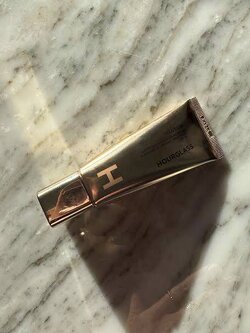 Hourglass รองพื้น Illusion Luminous Glow Foundation 35 ml #Shade3