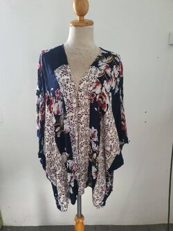 FF05859 เสื้อคลุม มือสอง สีน้ำเงินลาย UMGEE อก free