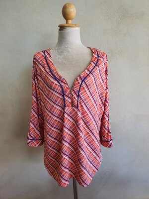 FF05072 เสื้อผ้ามือสอง สาวอวบ พลัสไซส์ สีส้มลาย อก 42-45 นิ้ว