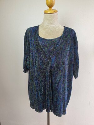 FF04080 เสื้อผ้ามือสอง อัดพลีทสวยวๆ อก 55-60 นิ้ว