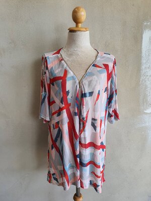 FF04850 เสื้อผ้ามือสอง ลวดลายสวย แบรนด์ ROBRT LOVIS อก 48-56 นิ้ว