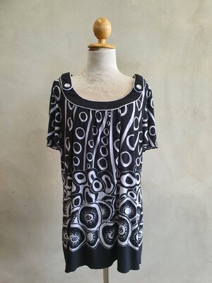 FF04938 เสื้อผ้ามือสอง สาวอวบ พลัสไซส์ สีดำลาย แบรนด์ dressbarn อก 40-44 นิ้ว