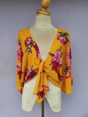 FF03628 เสื้อคลุม สีเหลืองลายดอกไม้ มือสอง แบรนด์ charlotte russe อก free