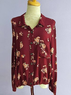 ขายแล้วจ้า FF03076 เสื้อผ้ามือสอง สีแดงเข้ม แบรนด์ NO BOUNDARIES อก free-45 นิ้ว