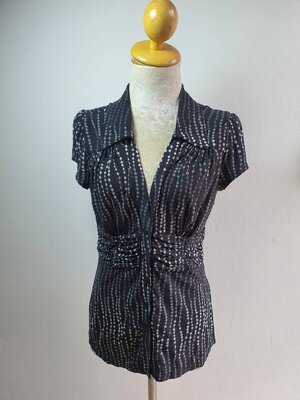 FF04170 เสื้อผ้ามือสอง สีดำลายจุด แบรนด์ maurices อก 34-35นิ้ว