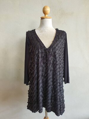 FF04955เสื้อผ้ามือสอง สาวอวบ พลัสไซส์ สีดำ แบรนด์ ESSENTIALS อก 52-60 นิ้ว