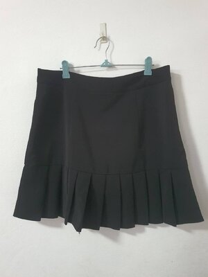 FF06351 กระโปรงกางเกงมือสอง สีดำ เอว 32 นิ้ว