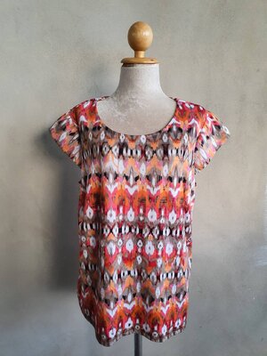 FF04821 เสื้อผ้ามือสอง สีส้มลาย แบรนด์ roz& ali อก 44-46 นิ้ว