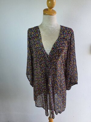 FF04128 เสื้อผ้ามือสอง ชีฟองลายดอกไม้ แบรนด์ in every story อก free