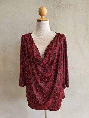 FF04946 เสื้อผ้ามือสอง สาวอวบ พลัสไซส์ สีแดงดำลาย แบรนด์ I.N.STUDIO อก 48-55 นิ้ว