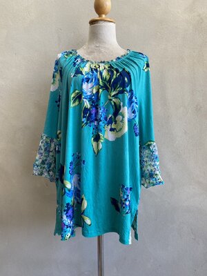 FF04858 เสื้อผ้ามือสอง สีฟ้า