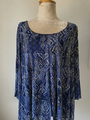 FF04366 เสื้อผ้ามือสอง สีน้ำเงินลาย แบรนด์ zac&rachel woman อก 50-55นิ้ว