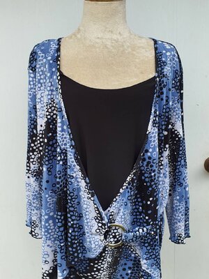 FF04137 เสื้อผ้ามือสอง สีฟ้าลาย แบรนด์ Dressbarn อก 48-55 นิ้ว