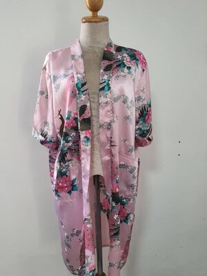 FF06658 เสื้อคลุมชีฟองซาติน สีชมพู มือสอง อก 46 นิ้ว